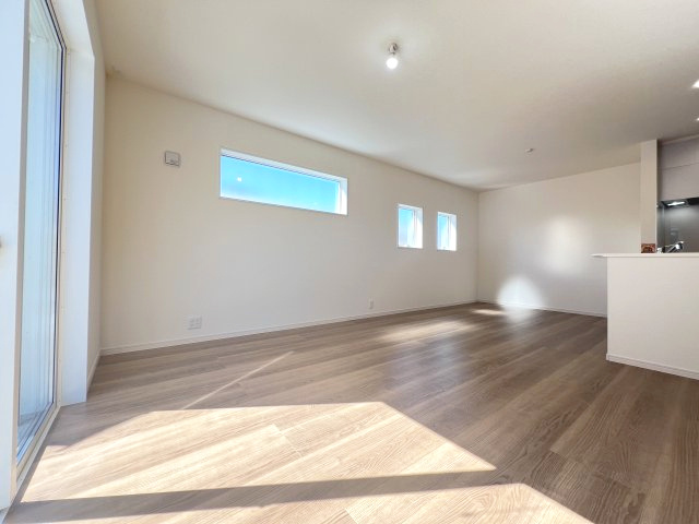 碧南市日進町（新築一戸建）の居間・リビング|LDK17帖