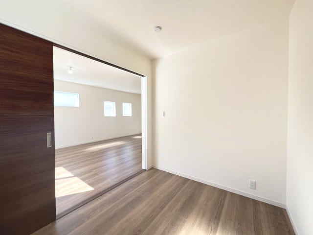 碧南市日進町（新築一戸建）の洋室