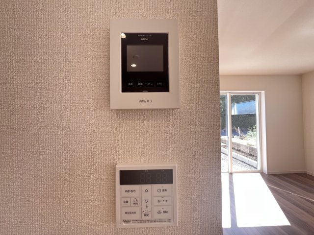 碧南市日進町（新築一戸建）の防犯設備|TVモニターホン、追い炊き機能付き給湯パネル