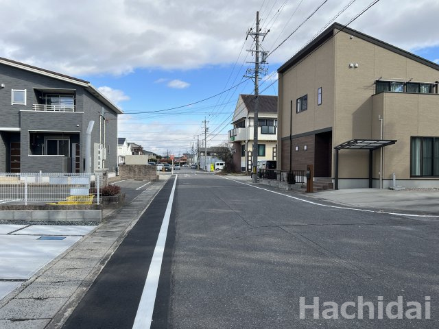 碧南市日進町（新築一戸建）の前面道路含む現地写真