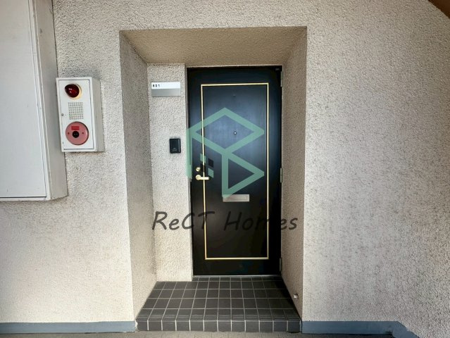 コム・ロワイヤル姫路幸町の玄関