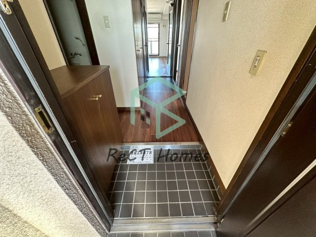 コム・ロワイヤル姫路幸町の玄関