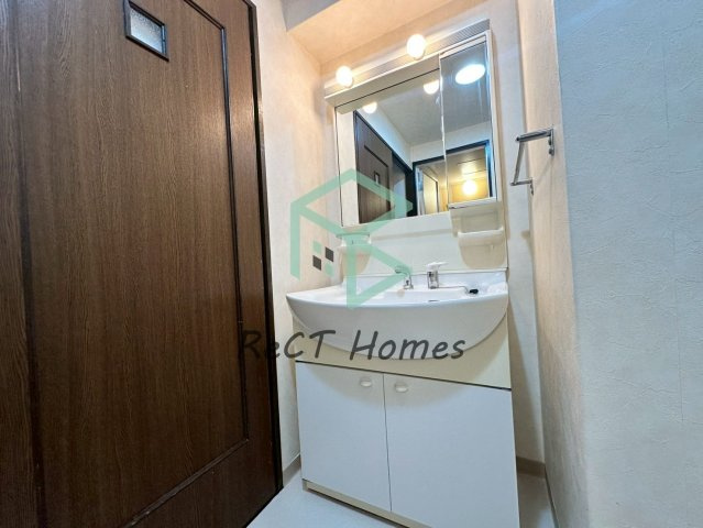 コム・ロワイヤル姫路幸町の洗面所