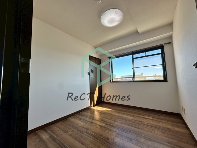 コム・ロワイヤル姫路幸町の居間・リビング