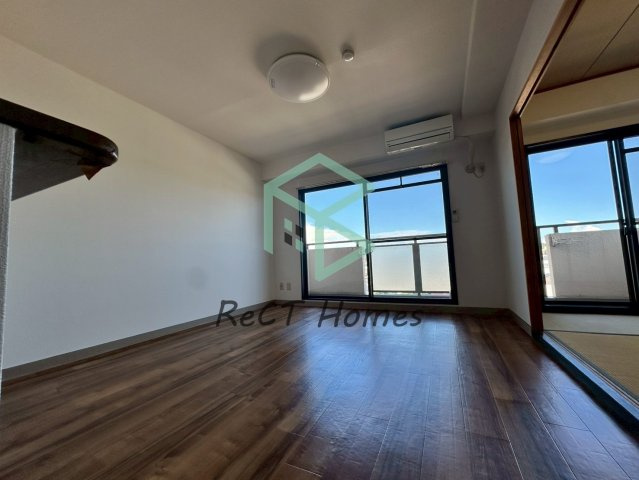 コム・ロワイヤル姫路幸町の居間・リビング