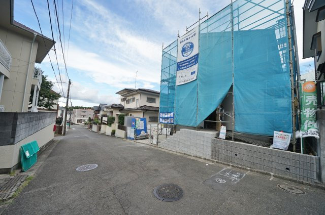 【横浜市旭区今宿1丁目29-15新築戸建て】★仲介手数料無料★（中沢小学校・旭中学校）の前面道路含む現地写真