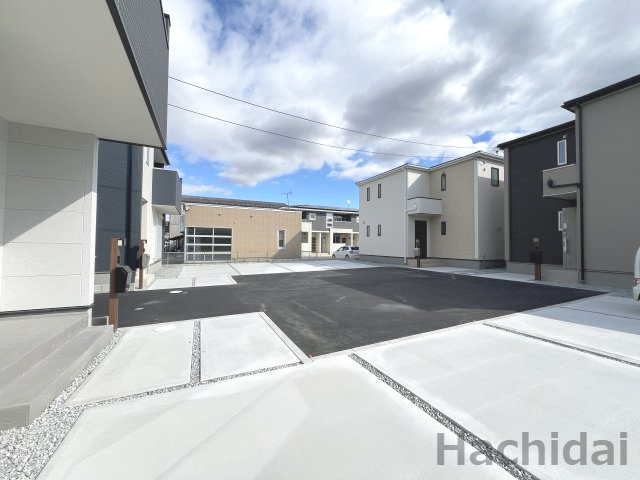 碧南市日進町（新築一戸建）の前面道路含む現地写真