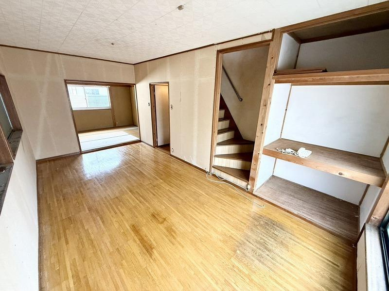 本町　中古一戸建ての洋室|洋室10.0帖　2階のお部屋
■物件内覧・資金計画相談・住宅ローン相談、リフォーム相談、お問合せ受付中■
※当日・翌日のご内覧、ご相談はお電話でのお問合せがスムーズです！