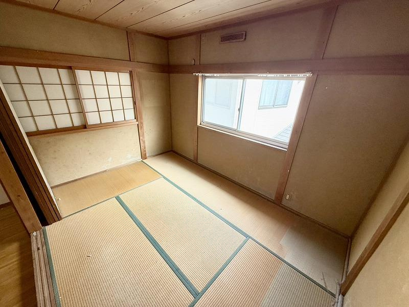 本町　中古一戸建ての和室|和室6.0帖
■物件内覧・資金計画相談・住宅ローン相談、リフォーム相談、お問合せ受付中■
※当日・翌日のご内覧、ご相談はお電話でのお問合せがスムーズです！