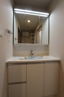 【独立洗面台】 | ヴィルヌーブ八幡町