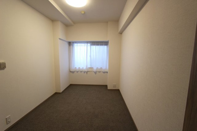 【洋室】 | ヴィルヌーブ八幡町 | 5.9帖