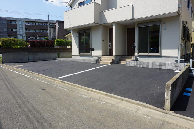 竪台テラスＡ棟の駐車場|駐車スペース　散水栓付き