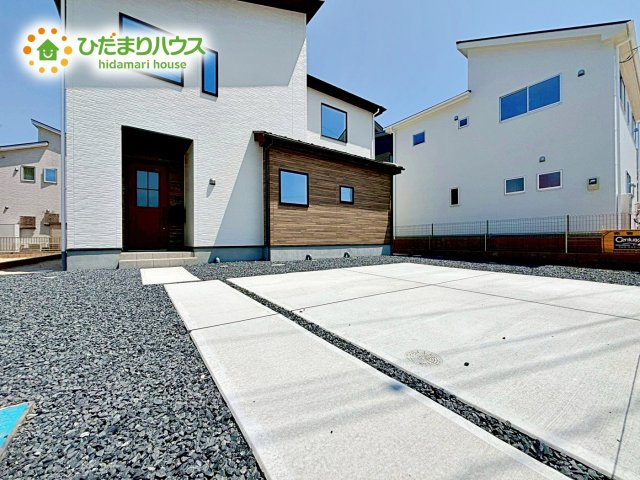 【駐車場】 | 水戸市河和田1期　新築戸建　4号棟 | ゆったりとしたカースペースで、ファミリーカーや軽自動車もラクラク駐車出来ますね♪