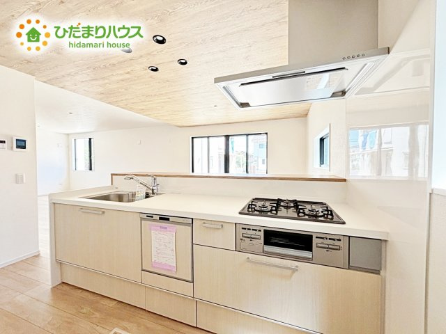 【キッチン】 | 水戸市河和田1期　新築戸建　4号棟 | 広々として使い勝手のよい明るく開放的なキッチン