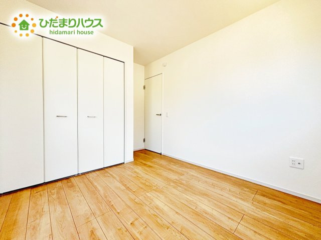 【洋室】 | 水戸市河和田1期　新築戸建　4号棟 | シンプルな内観ですのでさまざまなインテリアスタイルを楽しめます。