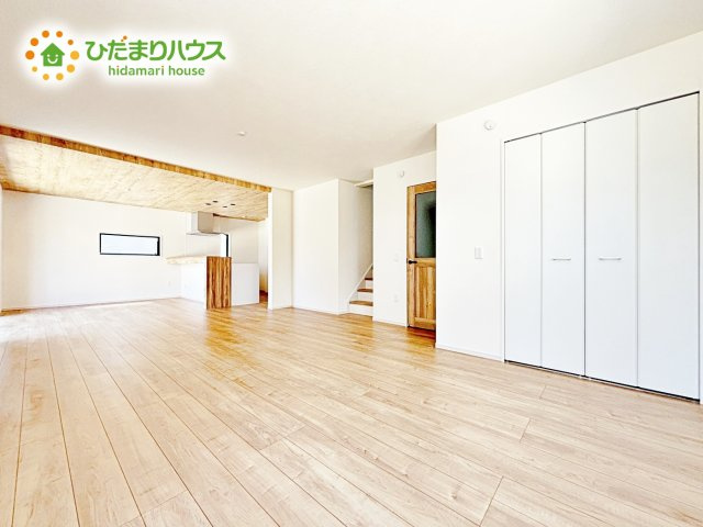 【居間・リビング】 | 水戸市河和田1期　新築戸建　4号棟 | 開放感あるLDKを確保！家族が集まるリビングはゆったり過ごしリフレッシュする場として居心地の良い空間にしたいですね。