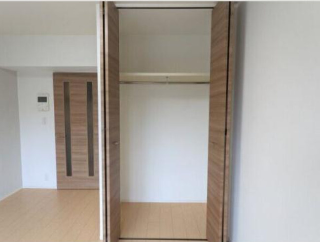 アソシエール駒沢　駒沢公園徒歩圏内　陽当たり良好　最上階の収納