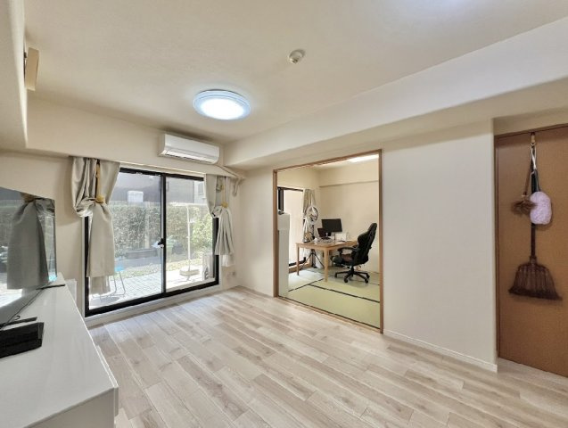 オーベル川越南大塚　1階　角住戸の居間・リビング