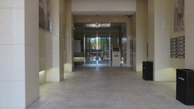 キャピトル幸町のエントランス