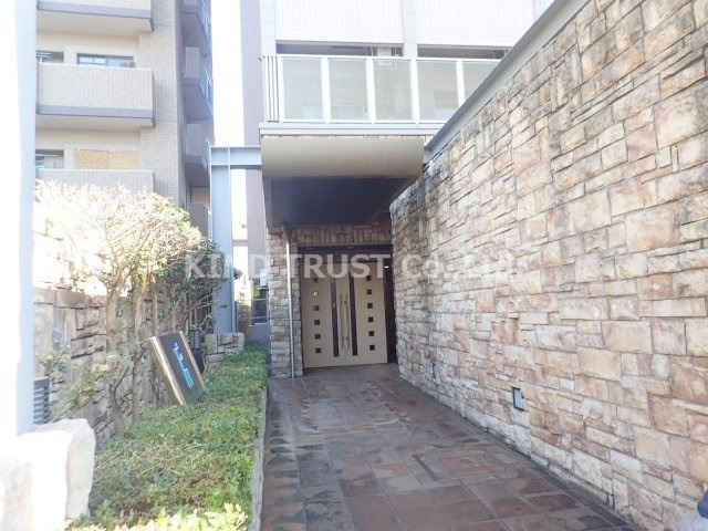 エステムコート梅田茶屋町デュアルスペースのエントランス|毎日通るエントランスはこのようになっています