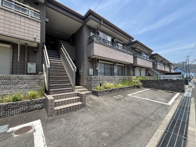 新栄プロパティー千代田のエントランス