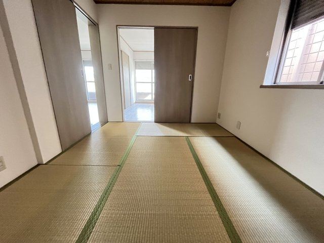 新栄プロパティー千代田の和室