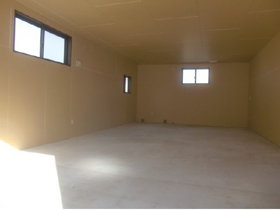 西原技建貸店舗の居間・リビング