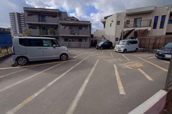 コンフォート　　刈谷市近郊の賃貸はクラスホームの駐車場