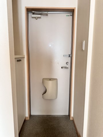 川崎市多摩区三田４丁目のアパートの玄関|別部屋参考写真（反転）