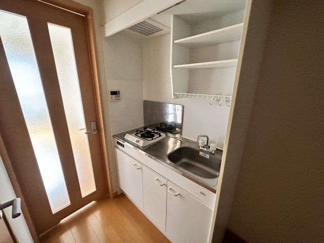 川崎市多摩区三田４丁目のアパートのキッチン|別部屋参考写真（反転）