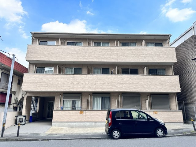 川崎市多摩区三田４丁目のアパートの外観