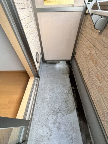 川崎市多摩区三田４丁目のアパートのバルコニー|別部屋参考写真（反転）