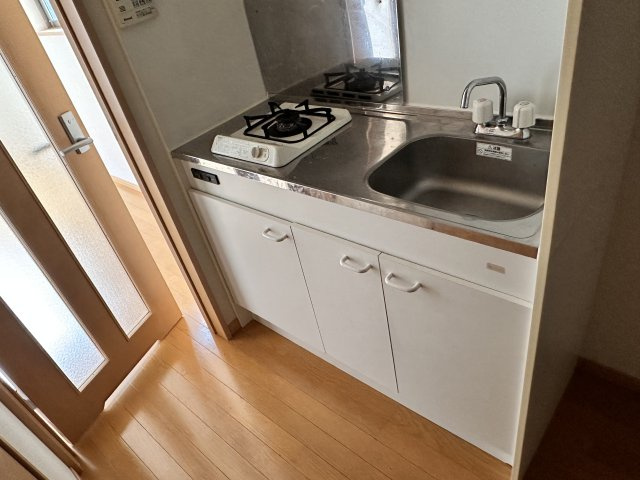 川崎市多摩区三田４丁目のアパートのキッチン|別部屋参考写真（反転）