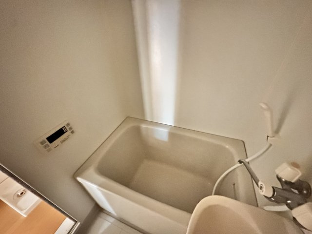 川崎市多摩区三田４丁目のアパートの浴室|別部屋参考写真（反転）