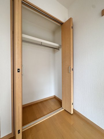 川崎市多摩区三田４丁目のアパートの収納|別部屋参考写真（反転）