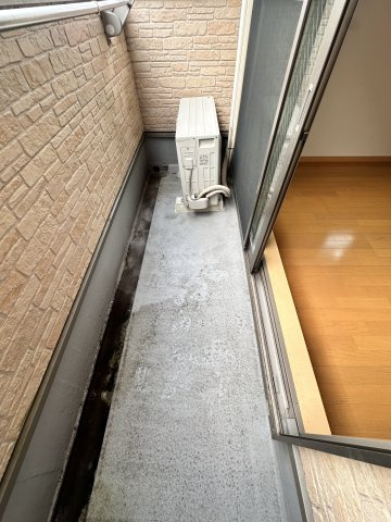 川崎市多摩区三田４丁目のアパートのバルコニー|別部屋参考写真（反転）