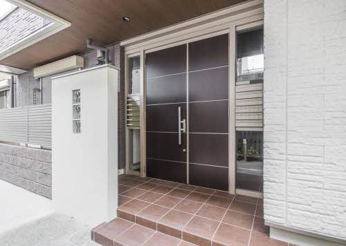 シャーメゾン新石切アネックスのエントランス