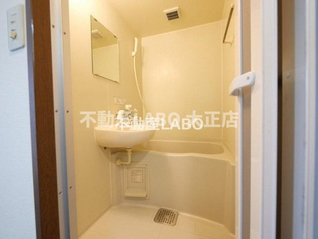 プレサンス西心斎橋の浴室