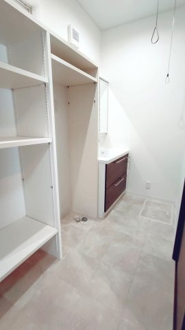 東大阪市御厨南2丁目　中古戸建の脱衣所