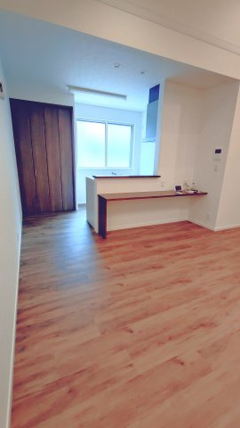 東大阪市御厨南2丁目　中古戸建の居間・リビング