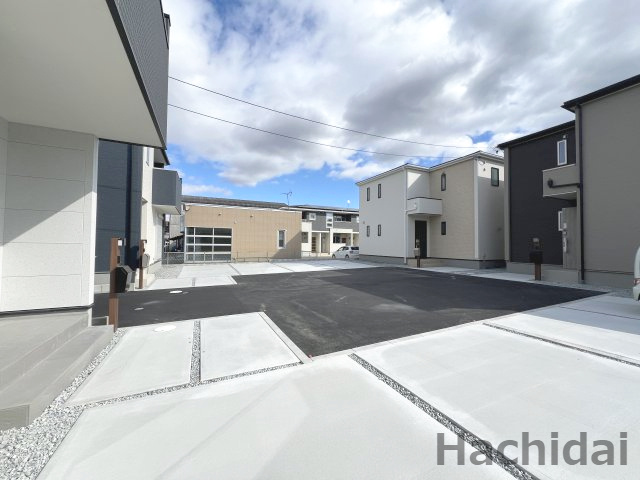 碧南市日進町（新築一戸建）の前面道路含む現地写真