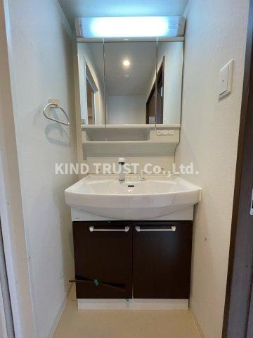 エムズ・レジデンスうめきたの洗面所|広い洗面スペース