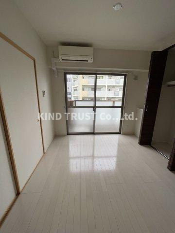 エムズ・レジデンスうめきたの居間・リビング|ゆったり過ごせるリビングです