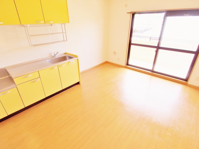 エスペラント岡田の居間・リビング