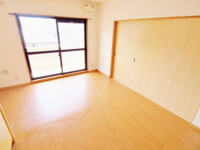 エスペラント岡田の居間・リビング