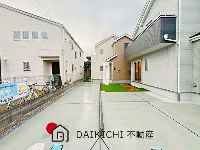 【前面道路含む現地写真】 | 桶川市上日出谷1269番　新築戸建　全3棟　B号棟