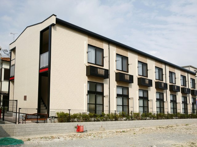 三田市駅前町のアパートの外観