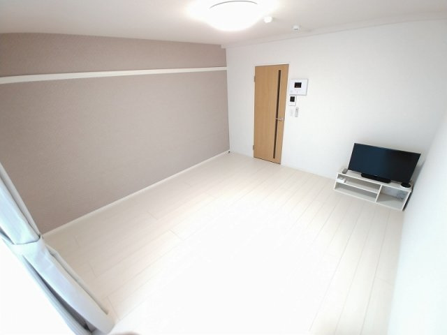 神戸市西区玉津町上池のアパートの居間・リビング|居室：1階フローリング　2階床はクッションフロア