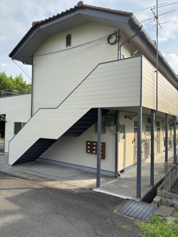 リバースの外観