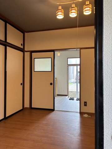 リバースの居間・リビング